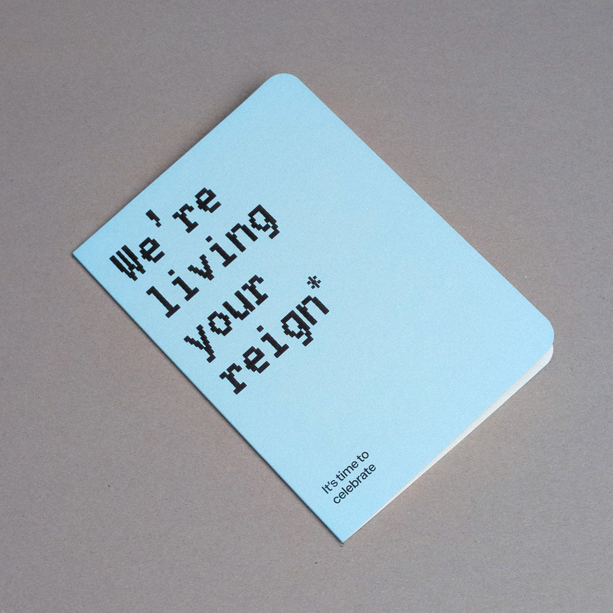 Tarjeta LIVING REIGN